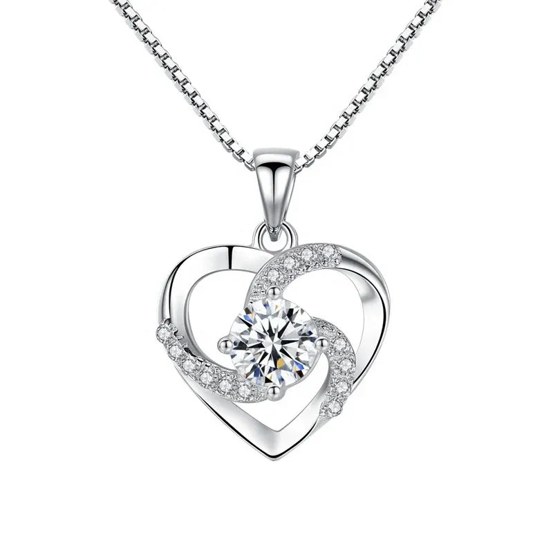 El collar de la Rosa Eterna